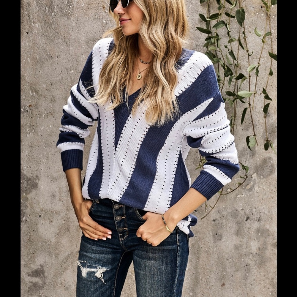 PRETTYGARDEN Navy Blue & White V Neck Striped Sweater. Like New!